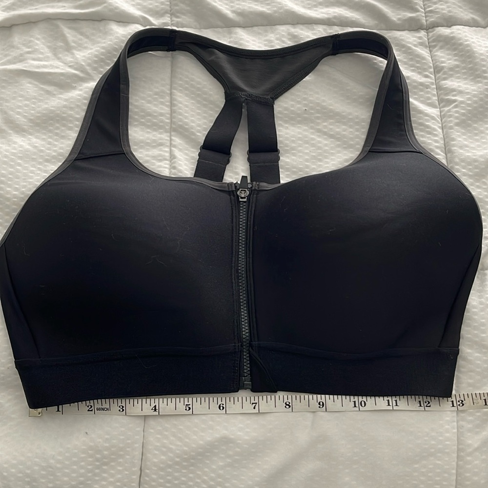 Under Armour womens high zip sports bra 38C